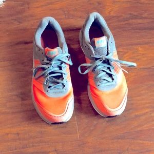 Nike Dual Fusion X